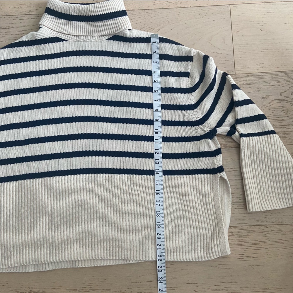 Gap Oversized Striped Cotton Turtleneck Sweater Medium Navy Ecru Breton EUC - Picture 7 of 7